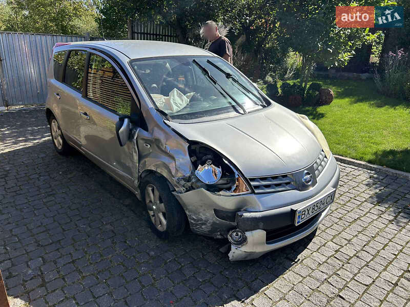 Хэтчбек Nissan Note 2009 в Деражне фото 2 Хэтчбек Nissan Note 2009 в Деражне