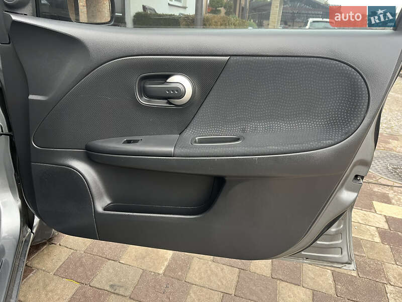 Хэтчбек Nissan Note 2011 в Львове