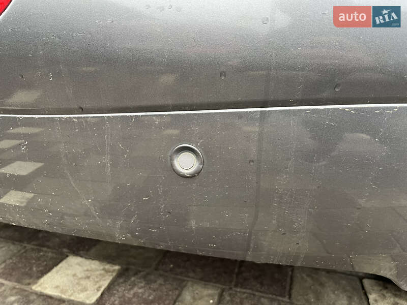 Хэтчбек Nissan Note 2011 в Львове