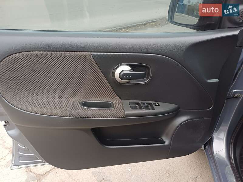 Хэтчбек Nissan Note 2007 в Каменском