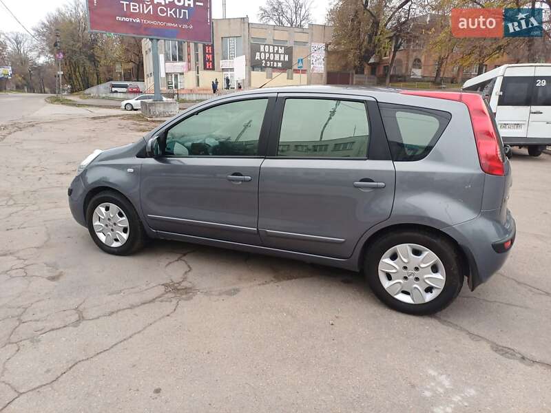Хэтчбек Nissan Note 2007 в Каменском
