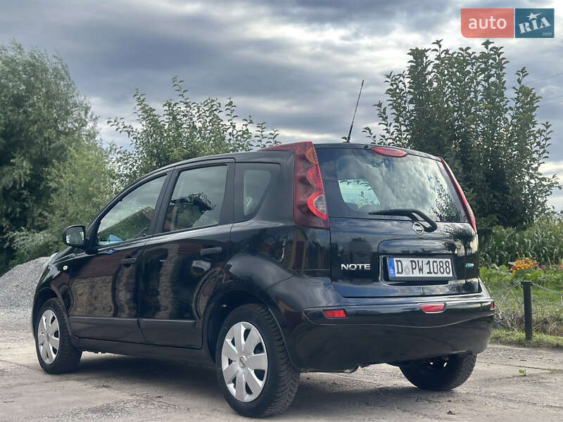 Хетчбек Nissan Note 2009 в Дубні