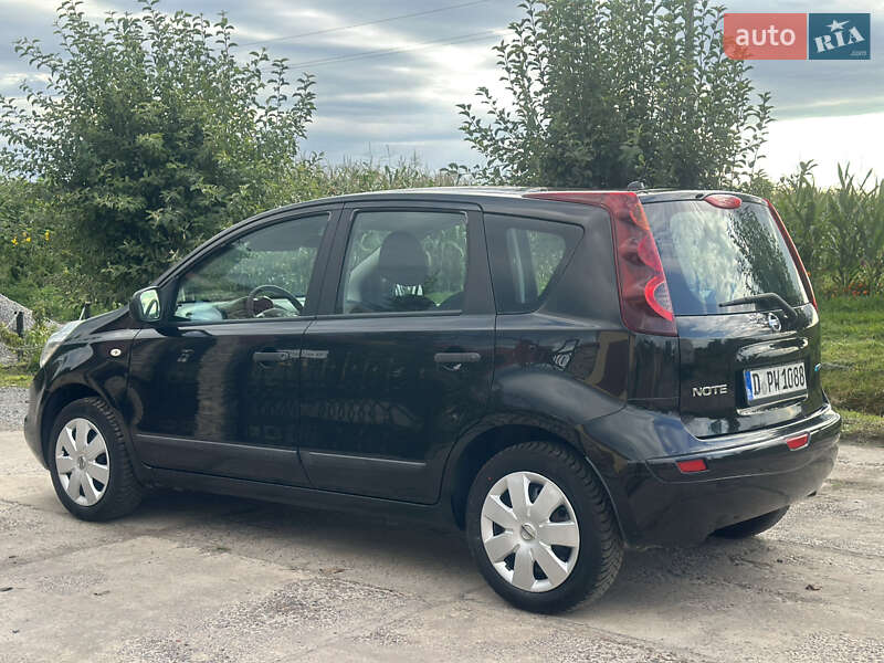 Хетчбек Nissan Note 2009 в Дубні