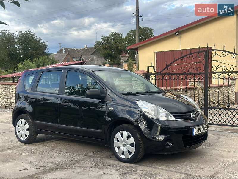 Хетчбек Nissan Note 2009 в Дубні