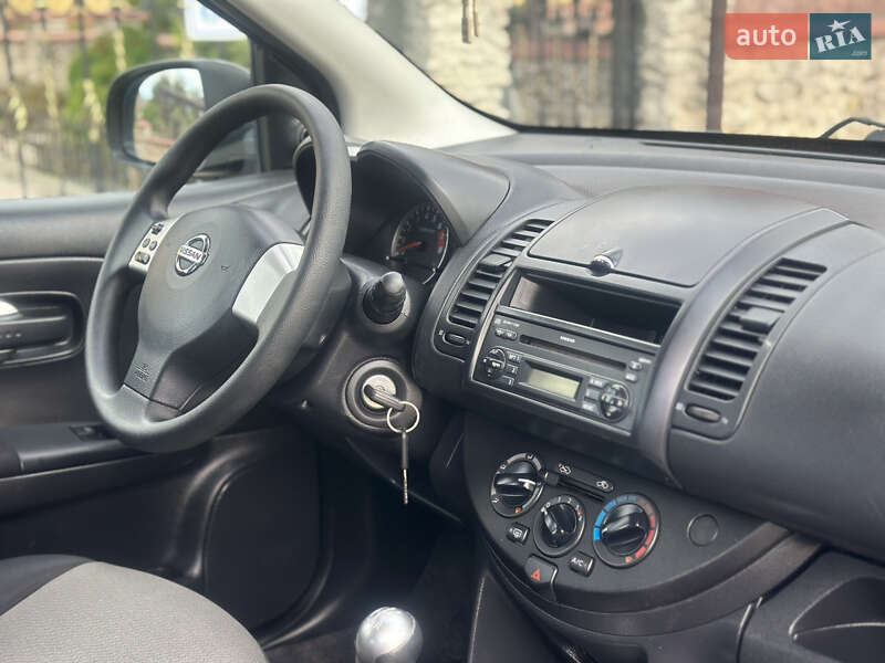 Хетчбек Nissan Note 2009 в Дубні