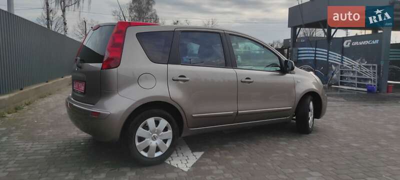 Хэтчбек Nissan Note 2008 в Коростене