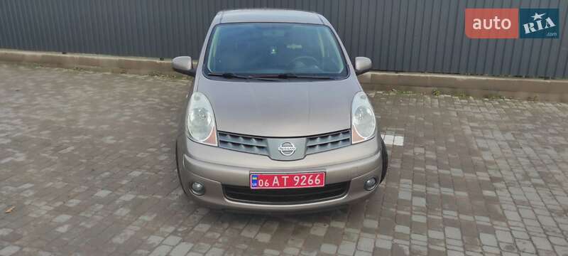 Хэтчбек Nissan Note 2008 в Коростене