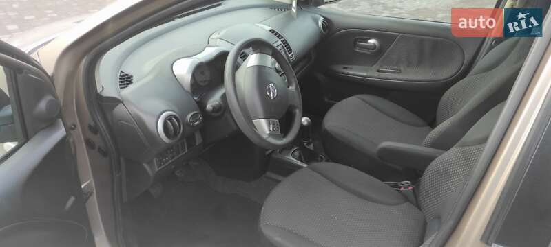 Хэтчбек Nissan Note 2008 в Коростене