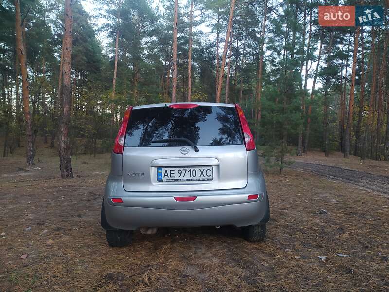 Хэтчбек Nissan Note 2008 в Днепре