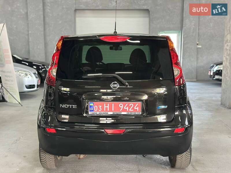 Хэтчбек Nissan Note 2010 в Каменском