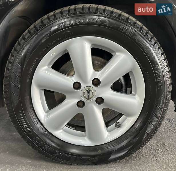 Хэтчбек Nissan Note 2010 в Каменском