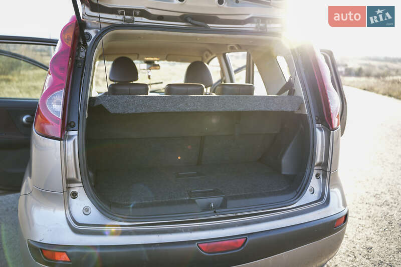 Хэтчбек Nissan Note 2007 в Дрогобыче