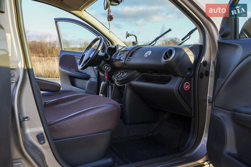 Хэтчбек Nissan Note 2007 в Дрогобыче