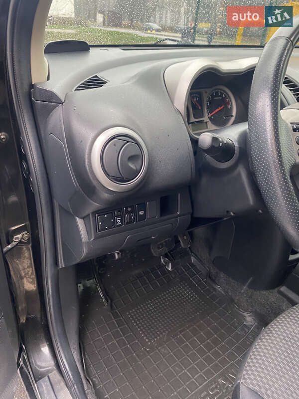 Хэтчбек Nissan Note 2006 в Чернигове фото 11 Хэтчбек Nissan Note 2006 в Чернигове