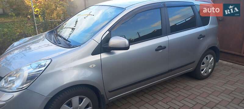 Хэтчбек Nissan Note 2011 в Днепре