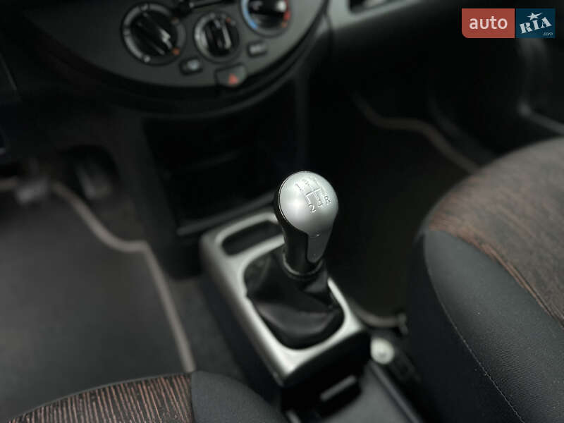 Хэтчбек Nissan Note 2010 в Виннице