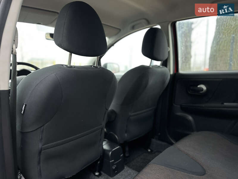 Хэтчбек Nissan Note 2010 в Виннице