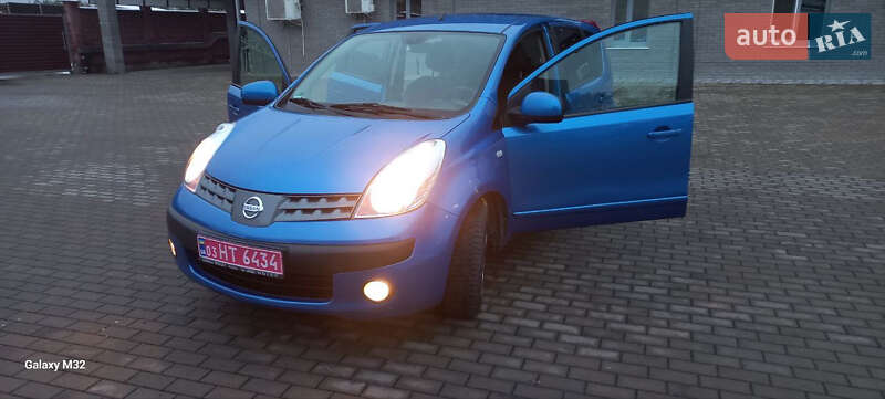 Хэтчбек Nissan Note 2006 в Костополе