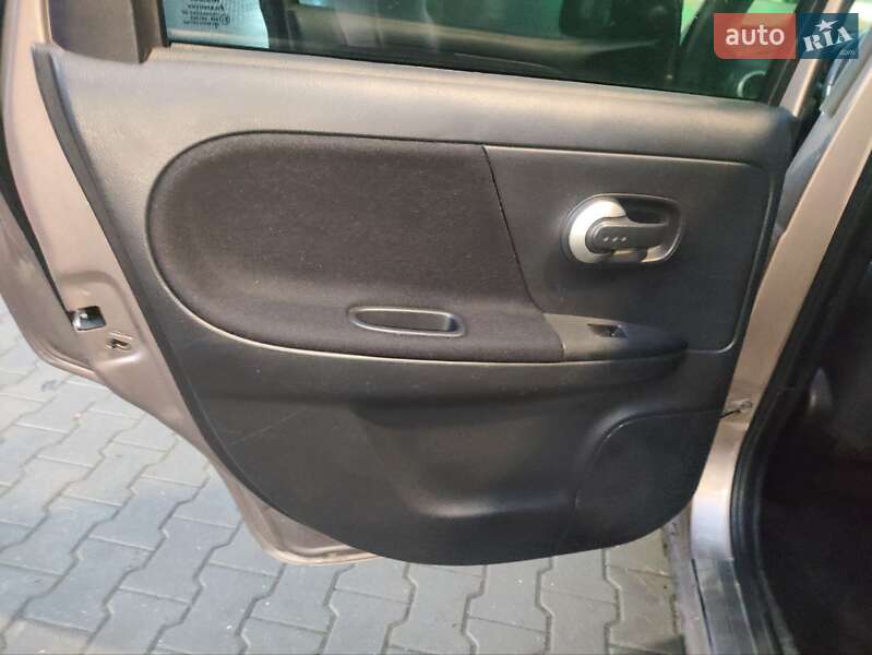 Хетчбек Nissan Note 2009 в Хмельницькому