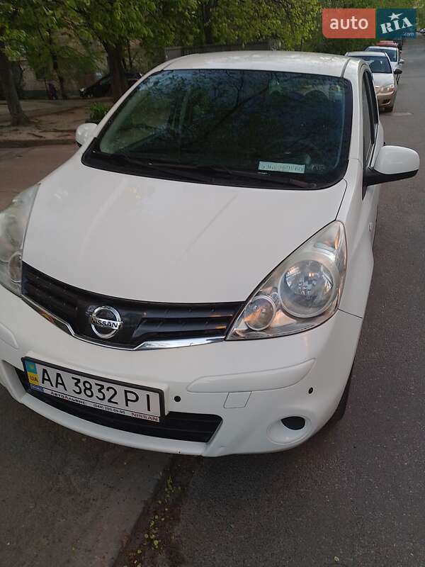 Хэтчбек Nissan Note 2013 в Киеве