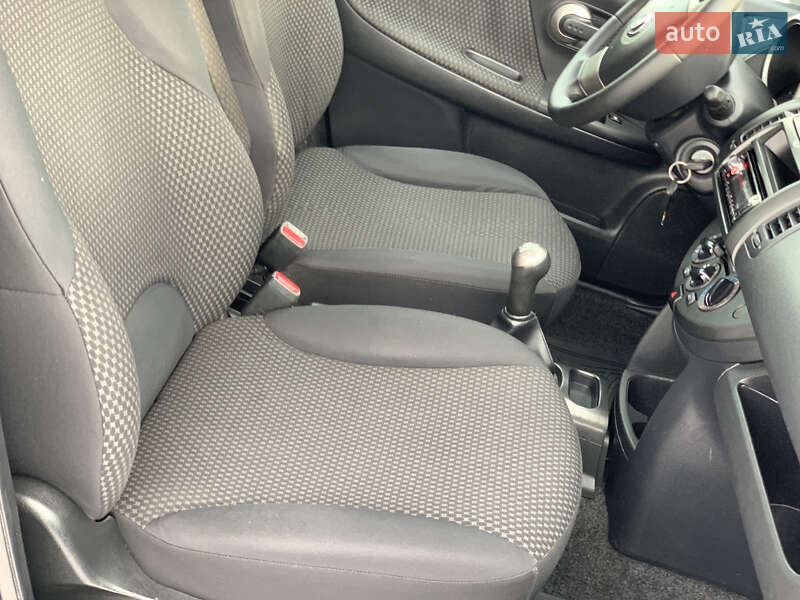 Хетчбек Nissan Note 2007 в Дрогобичі