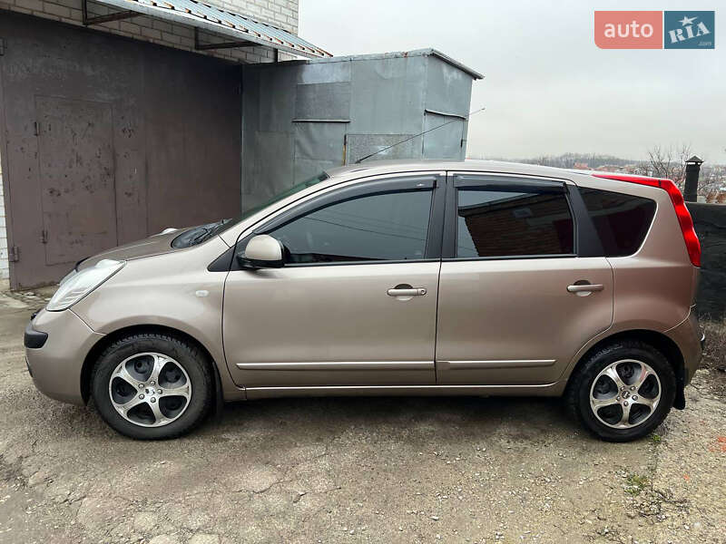 Хэтчбек Nissan Note 2007 в Полтаве