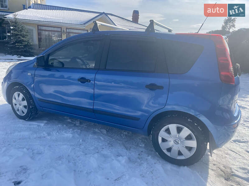 Хэтчбек Nissan Note 2008 в Львове
