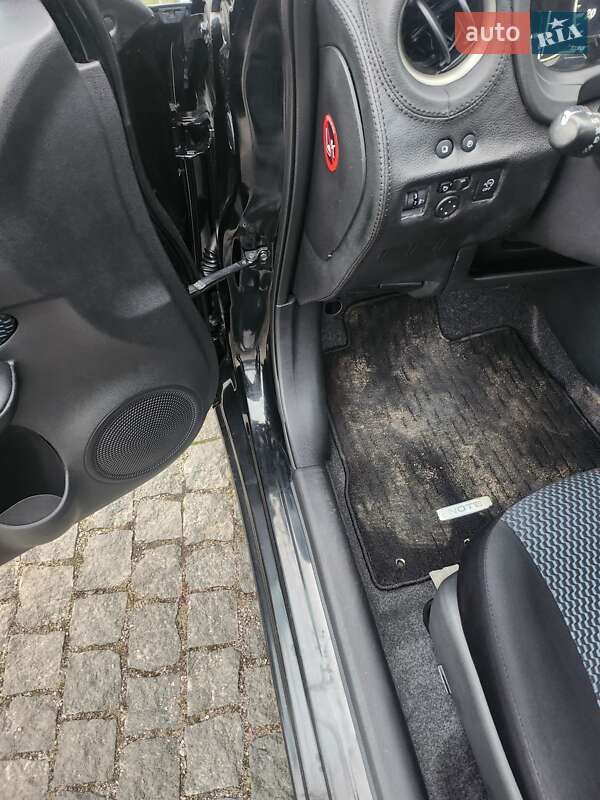 Хэтчбек Nissan Note 2013 в Полтаве