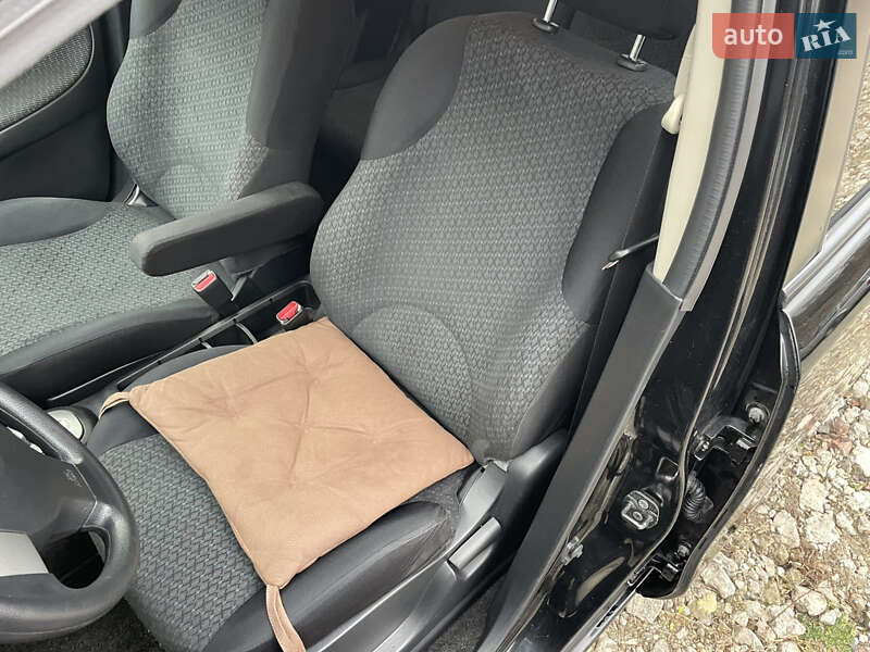 Хэтчбек Nissan Note 2012 в Киеве фото 22 Хэтчбек Nissan Note 2012 в Киеве