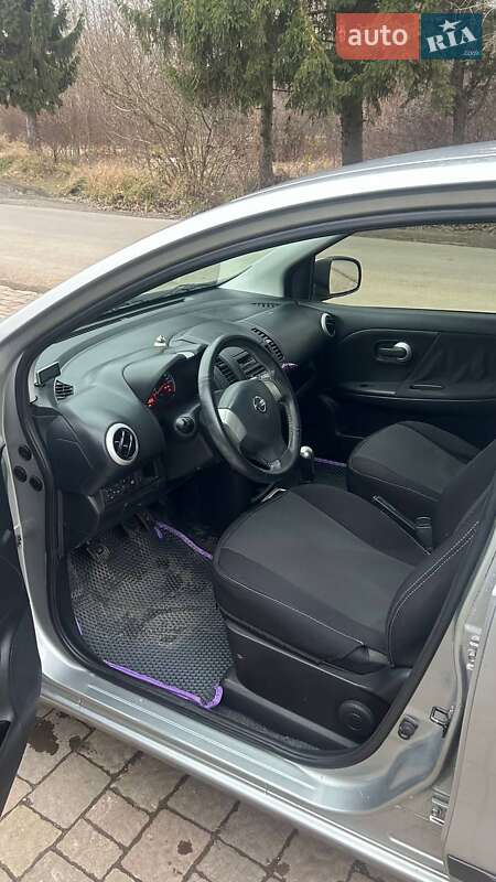 Хэтчбек Nissan Note 2011 в Тернополе фото 9 Хэтчбек Nissan Note 2011 в Тернополе