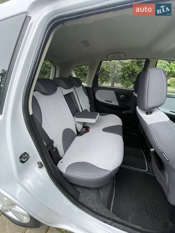 Хэтчбек Nissan Note 2008 в Черновцах фото 13 Хэтчбек Nissan Note 2008 в Черновцах