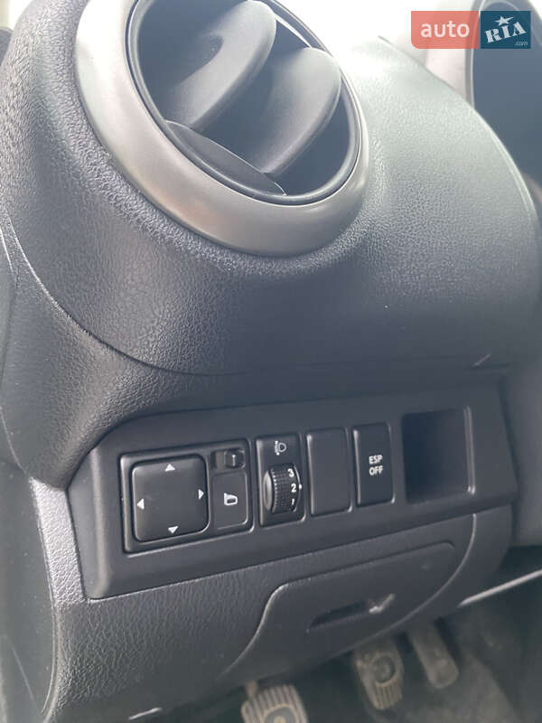 Хетчбек Nissan Note 2006 в Черкасах