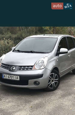 Хэтчбек Nissan Note 2007 в Обухове