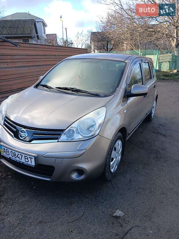 Хэтчбек Nissan Note 2012 в Ладыжине