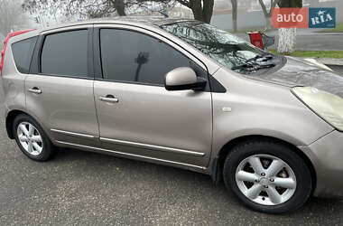 Минивэн Nissan Note 2007 в Измаиле