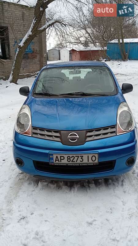 2007 Nissan Note, VIN SJNFAAE11U1208141:plate — фото 1 (autoria)