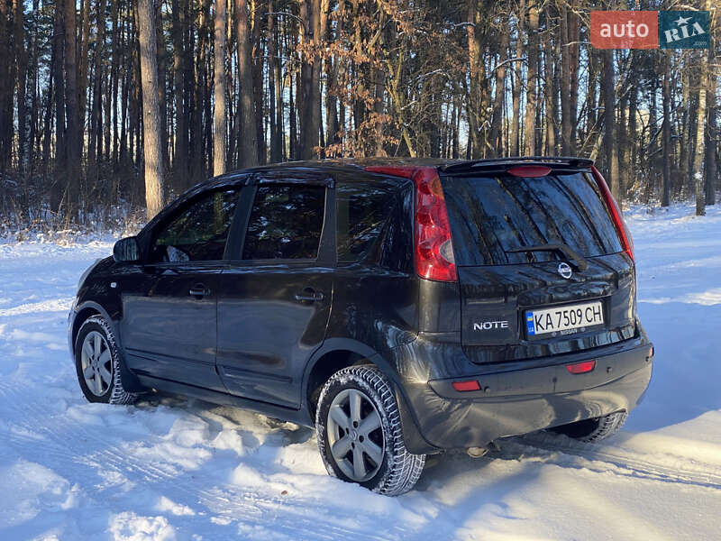 Хэтчбек Nissan Note 2006 в Чернигове
