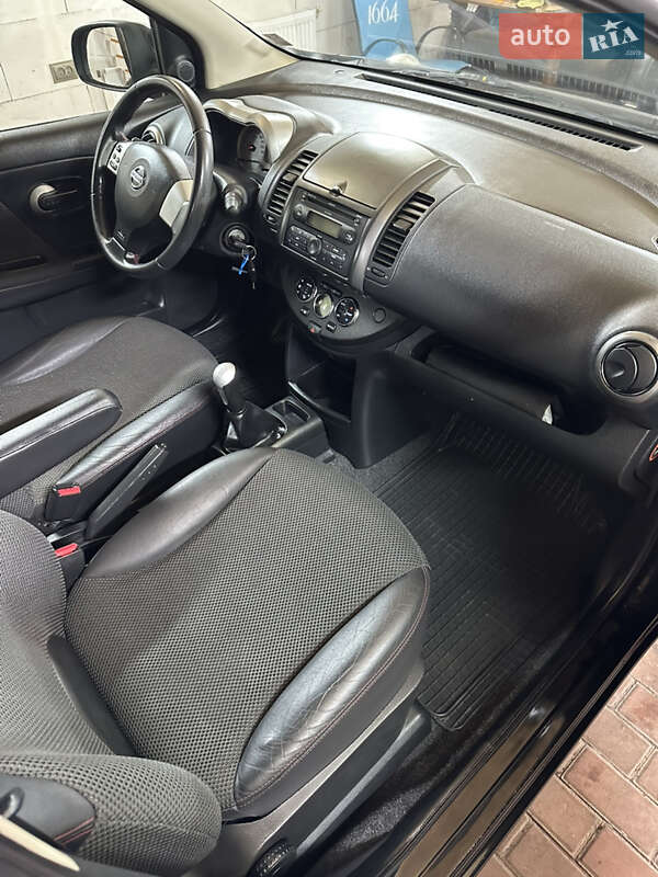 Хэтчбек Nissan Note 2008 в Хороле