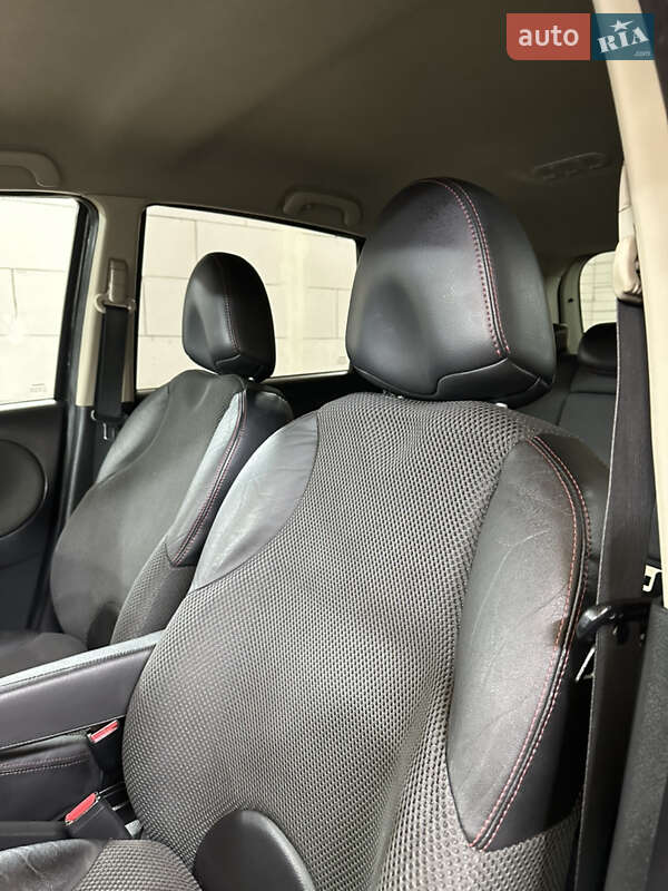 Хэтчбек Nissan Note 2008 в Хороле