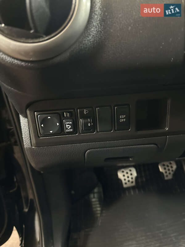 Хэтчбек Nissan Note 2008 в Хороле