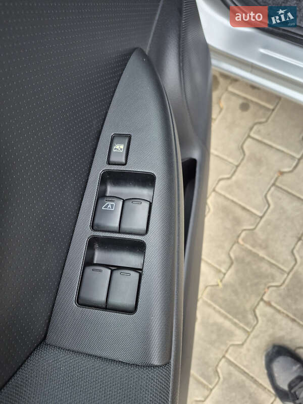 Хэтчбек Nissan Note 2010 в Луцке фото 30 Хэтчбек Nissan Note 2010 в Луцке