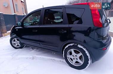 Хэтчбек Nissan Note 2008 в Верхнем Синевидном