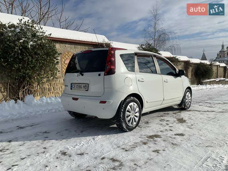 Хэтчбек Nissan Note 2010 в Черновцах