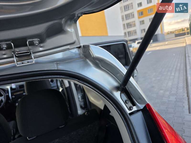 Хэтчбек Nissan Note 2014 в Хмельницком