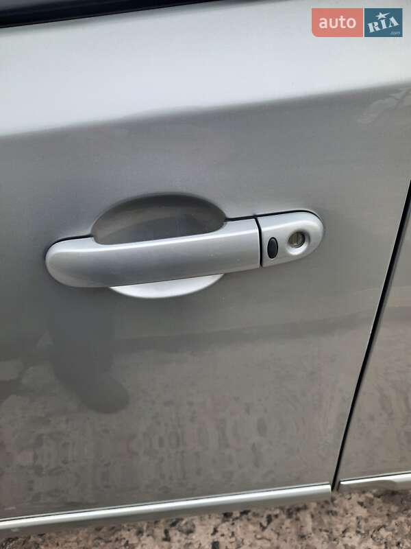 Хэтчбек Nissan Note 2013 в Новомосковске