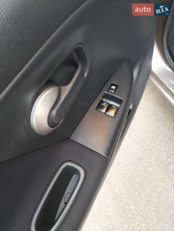 Хэтчбек Nissan Note 2008 в Чернигове