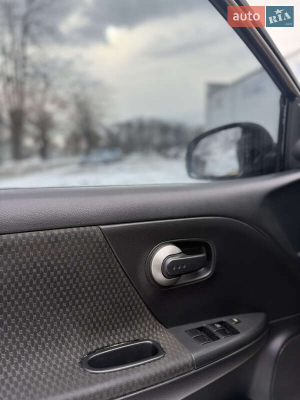 Хэтчбек Nissan Note 2007 в Измаиле