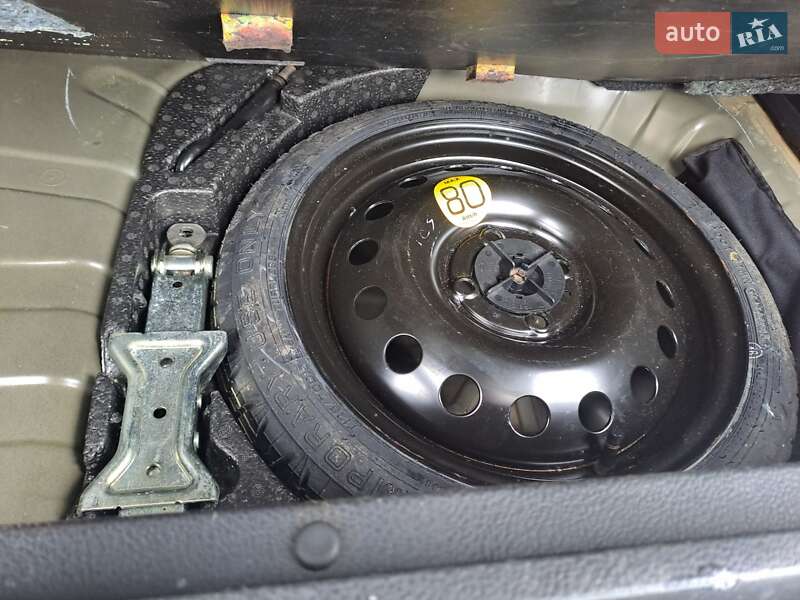 Хэтчбек Nissan Note 2006 в Славуте