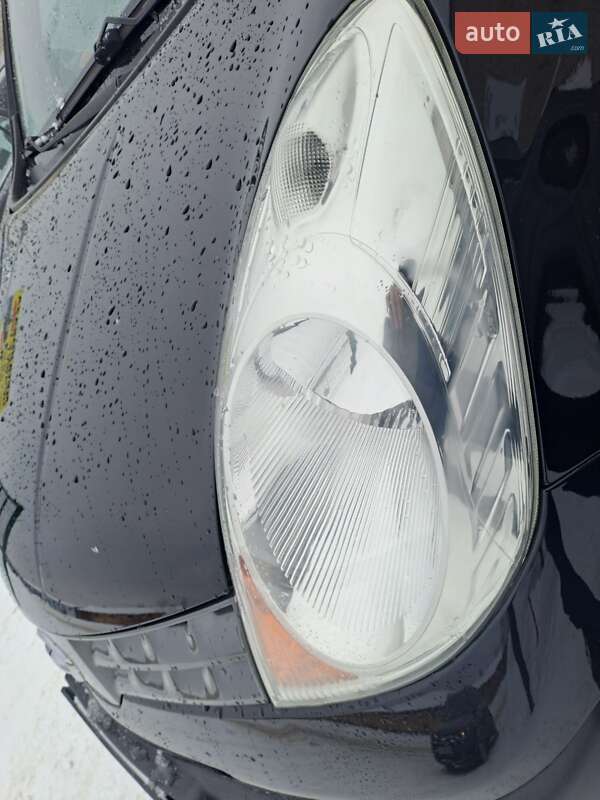 Хэтчбек Nissan Note 2006 в Славуте