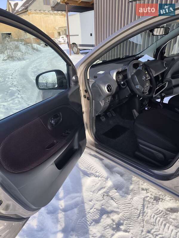 Хетчбек Nissan Note 2009 в Тульчині